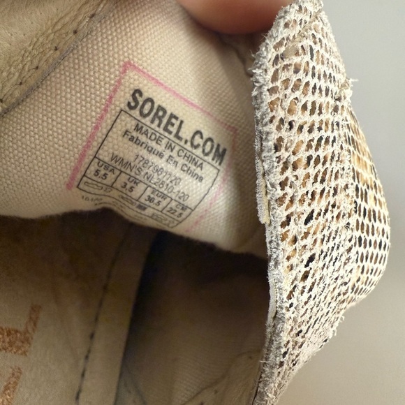 Women's Sorel Snake Print Ankle Boots NWOT - Picture 6 of 7